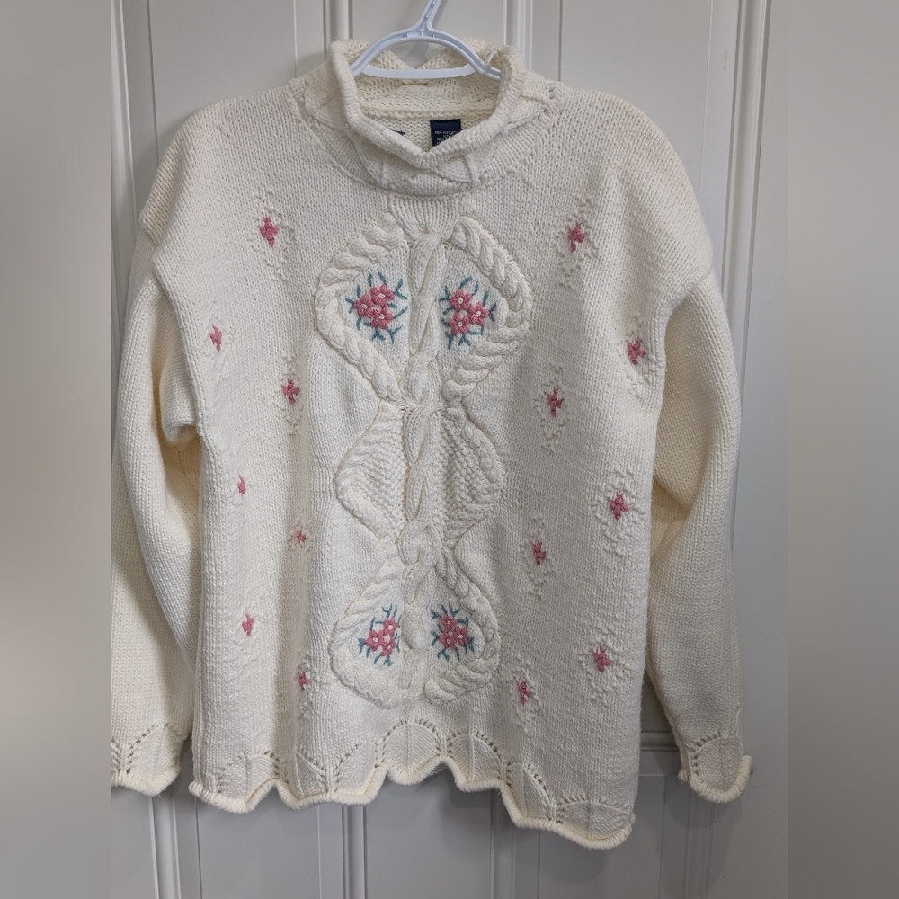 Weekend Edition Scalloped Neckeck Knitted Sweater with Pink Floral Design Large
